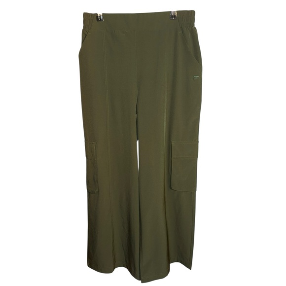 Fabletics Downtown Cargo Pants Dark Olive Wide Leg - Picture 4 of 12